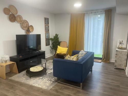 Self contained lower level 1 Bedroom apartment