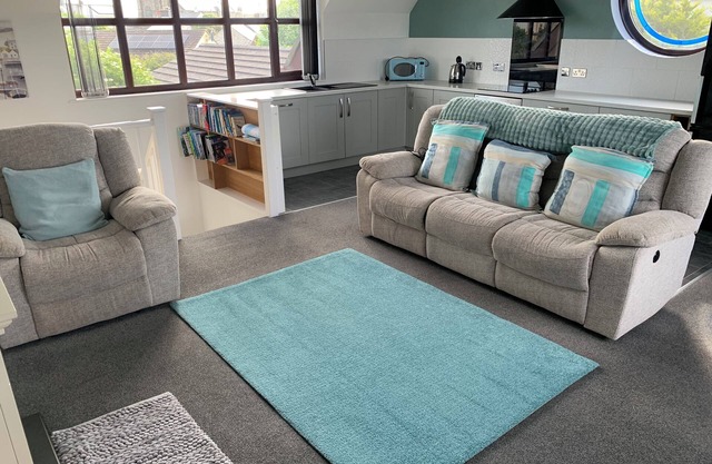 Self-contained, self catering annex, 3 miles to Minack, Porthcurno, SW Coastpath