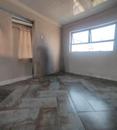 Self serviced cute and comfy nestled in the heart of lenasia