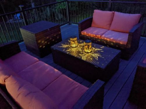 Serene Lakeside Retreat with Hot Tub Near Gunstock