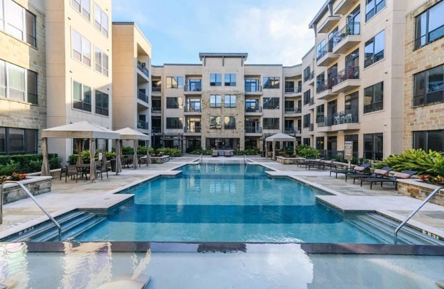 SERENE MIDTOWN SUITE W/FREE PARKING & WiFi