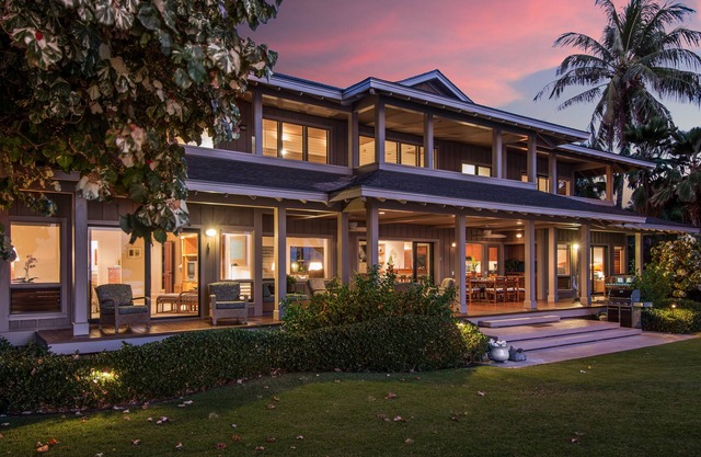 Serene PUAKO BEACHFRONT ESTATE. Thanksgiving now available! All oceanview bdrms