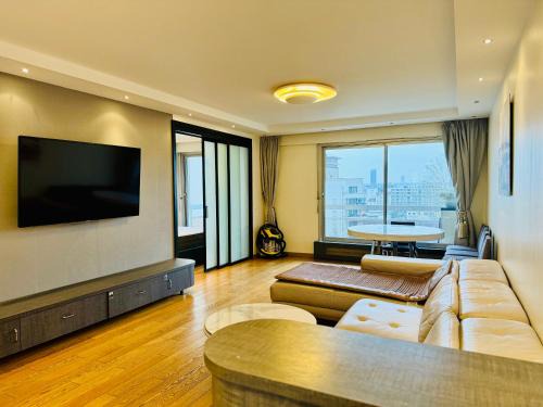 Serene Retreat in Paris La Defense,Your Gateway to the Heart of Parisian Charm