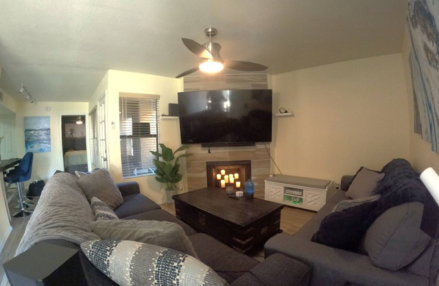 Serene & Stylish Getaway: 2-Bedroom Oasis in McCormick Ranch