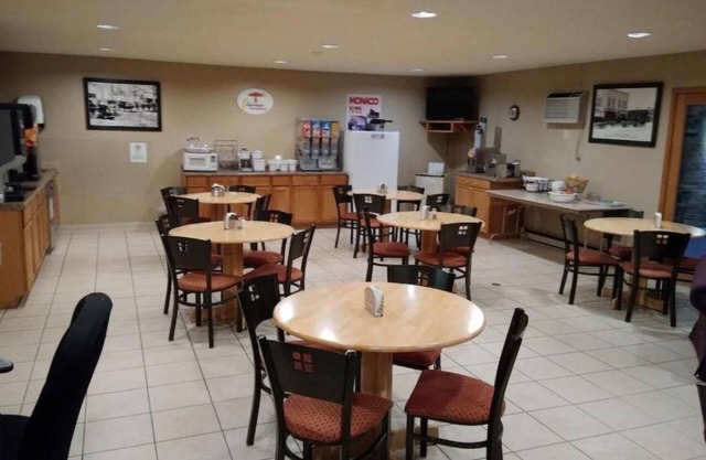 Serene Unit Near Airport, Nordic Mountain + Parking Included