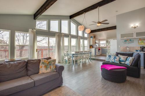 Serene Valley Views Lake Texoma Retreat