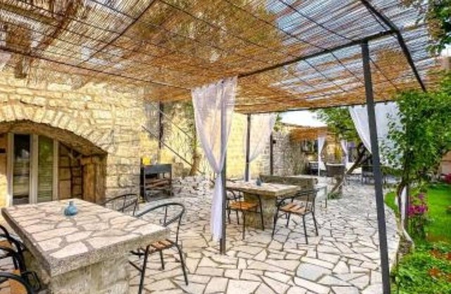 Serenita Stone House : Studio