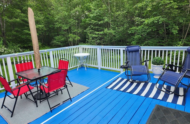 Serenity place. Relax in a semi rural setting 18 mile from Acadia National Park