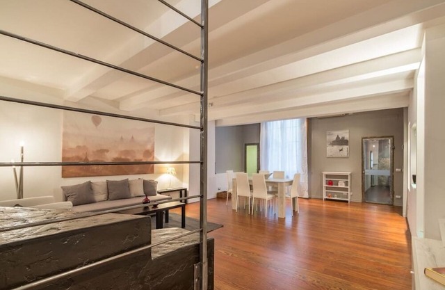 Serragli Loft Stylish and elegant 2-bedroom apartment