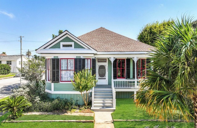 Shamrock Bungalow-Historic East End Home sleep 10 Guests-UTMB,Strand, Beaches