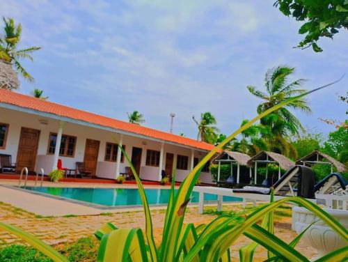 Shan Guest and Restaurant Nilaveli