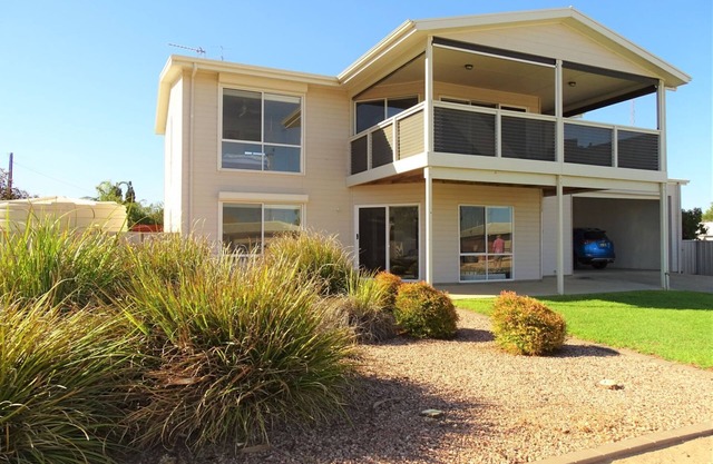 Shell Seeker, Moonta Bay