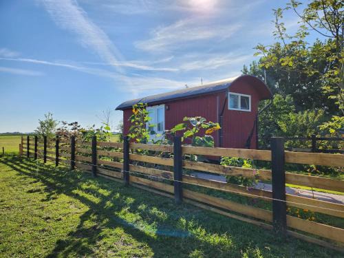 Shepherd's hut 'De Skoeboet'