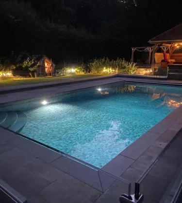 Shepherd's Huts -at- Chawton Park Bungalow