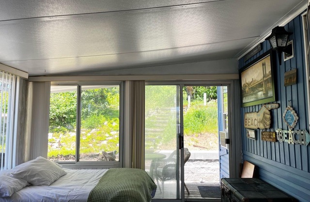 Sherkston Shores Resort - full lake view, large private lot, large patio areas!