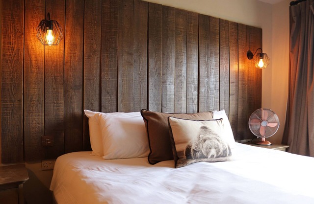 Shillingford Bridge Hotel