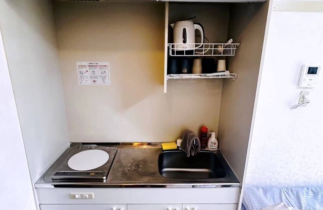 Shinjuku 1 room apartment with bathroom and toilet, 7 minutes walk from station!