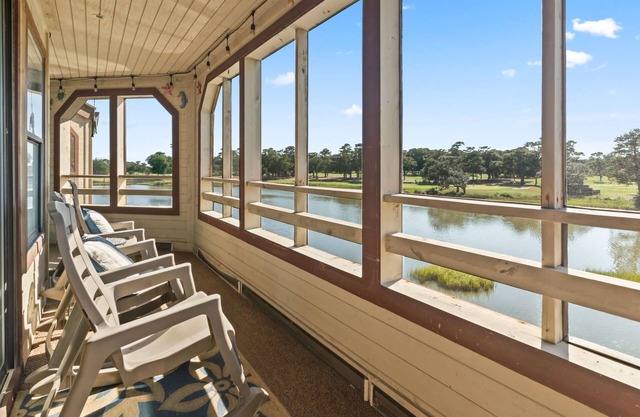 Shore Dr Sunset Retreat