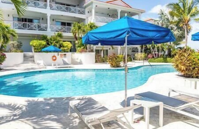 Shore to Please - Large Studio Condo with Patio