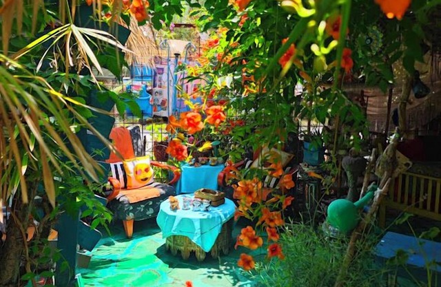 Side Tuana Garden Home