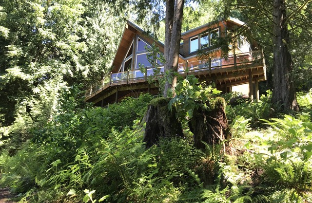Silver Lake Cabin #7 - Lake Front - Hot Tub - Pets Ok - BBQ - Sleeps 10