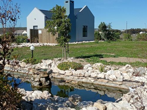Silver Oaks Luxury Guest Cottage