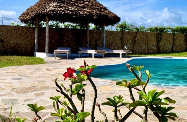 Silver room - in villa with swimming pool 500 meters from the beach