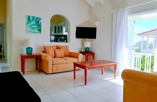 Silver Sands Beachfront Condo, Shared Patio - Bar & BBQ, Indoor & Outdoor Dining