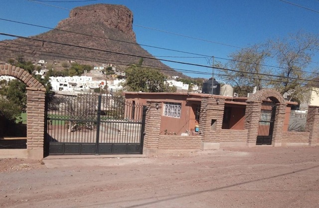 Simple and warm, with yard, parking space. Near elementary and middle school.