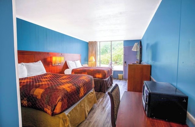 Simplify Travel with Convenient Room Near Piedmont Triad Airport