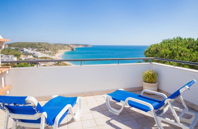 SIMPLY SALEMA - LUXURY OCEANFRONT VILLA - HEATED POOL - AIR CON - ROOF TERRACE