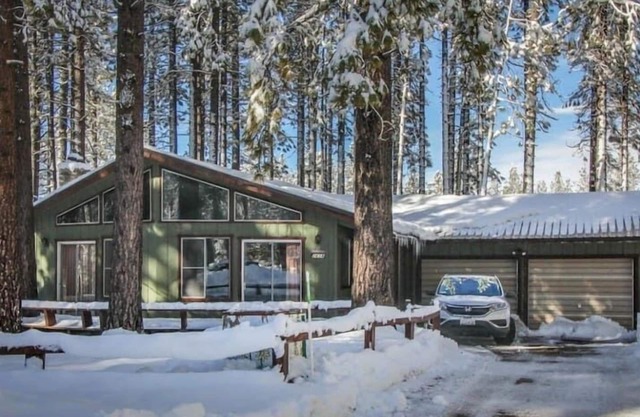 Single Level ✔ King & Queen Bed ✔ Dog friendly ✔ 3 Bedrooms ✔ Outside Fire Pit ✔