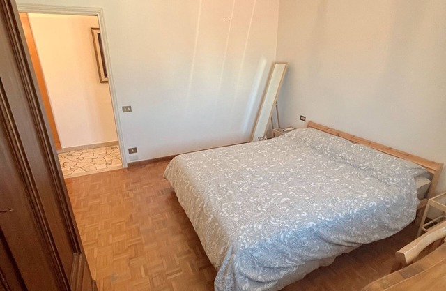 Single room in a large apartment shared with the owner and a lovely cat