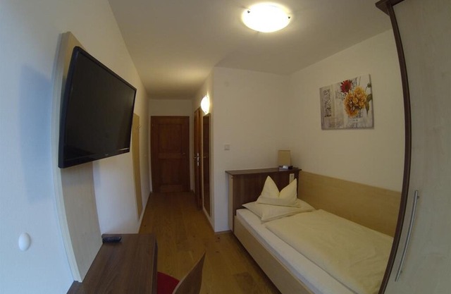 Single Room - Pension Wörndl