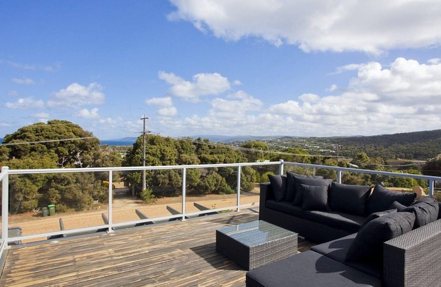 Sirocco - Recently renovated, Roof Top Deck And Pet Friendly in Aireys Inlet