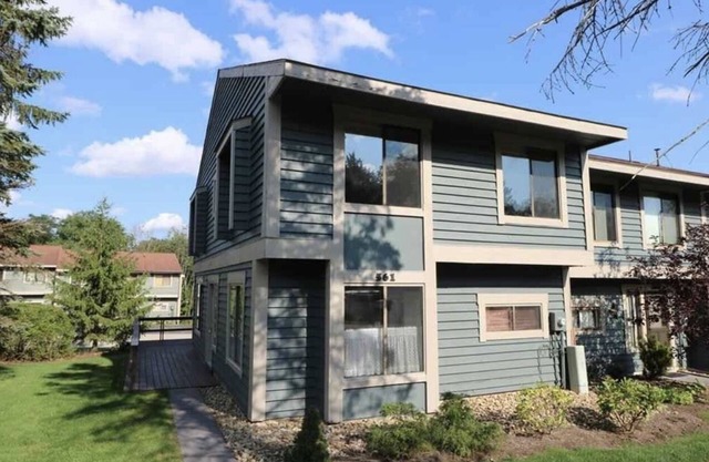 Ski at Hidden Valley or Seven Springs | HUGE Master Suite