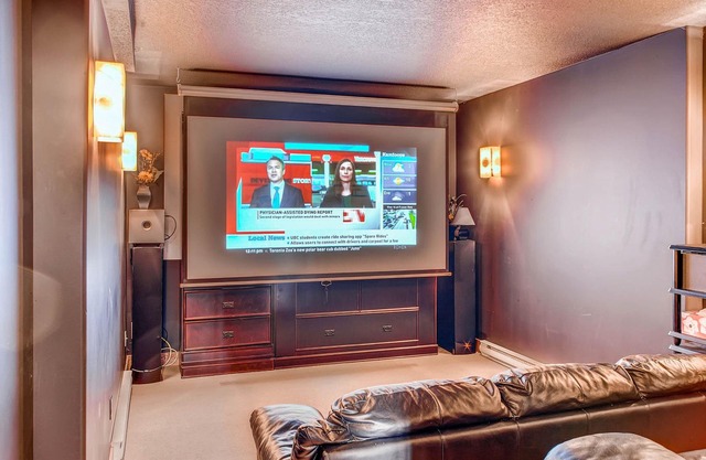 Ski-in/ski-out chalet with WiFi, private hot tub, easy access to Village