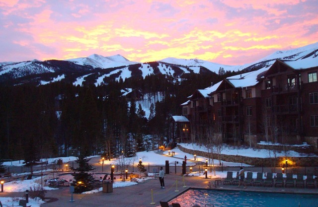 Ski-in Studio at amenity-rich resort. Walk to Beaver Run. Avail 1/28-2/4