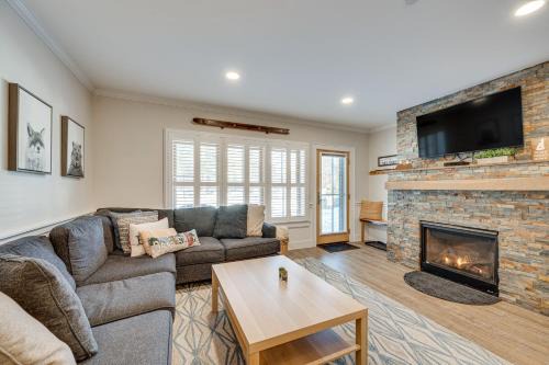 Ski-InandSki-Out Cranmore Mountain Resort Condo!