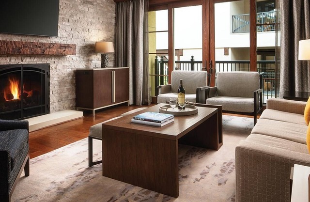 Ski Vail! Thanksgiving Week 2-bedroom villa sleep 6 in superb Vail Chalet