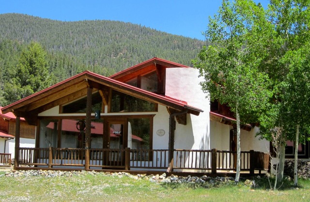 Ski View Chalet - In Town - New Property - Pet Friendly