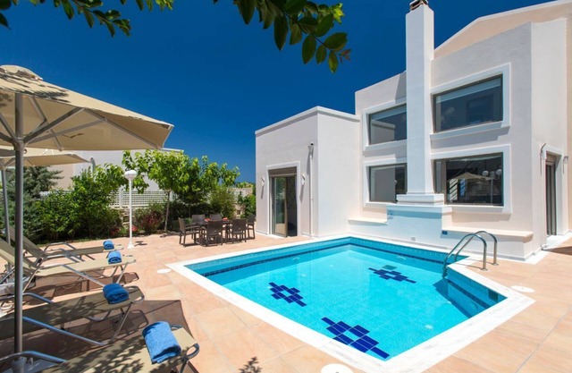 Skouloufia Villas 1 - Three Bedroom Villa, Sleeps 8