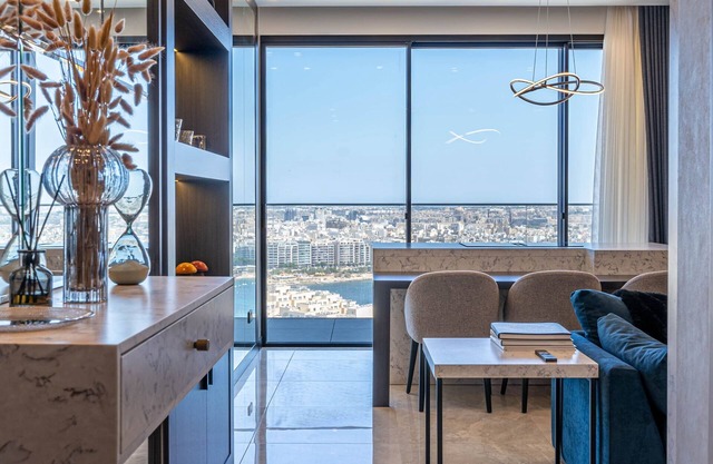 Skyline Mercury Tower Apartment with Pool Access