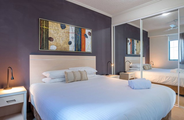 Skyline Sanctuary 1BR Apartment with River Views