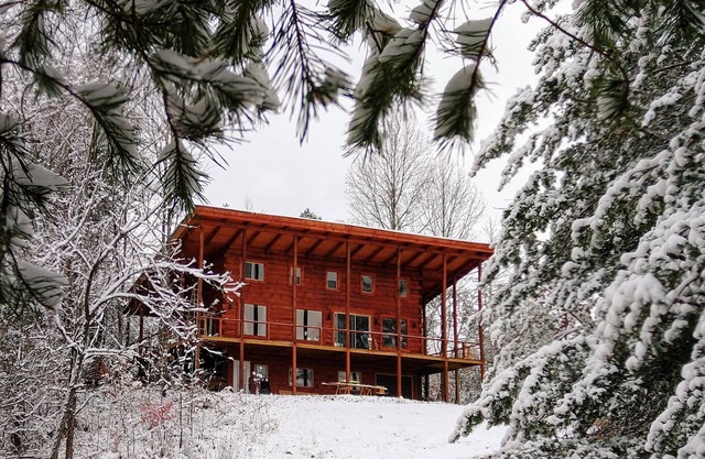 SkyView Smoky Mountain Lodge Near Gatlinburg and Pigeon Forge Tennessee