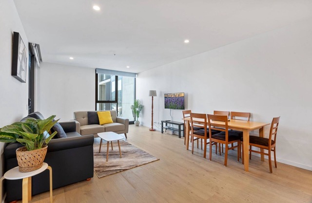 Sleek 1-Bed Canberra Flat with Gym & Sauna Access