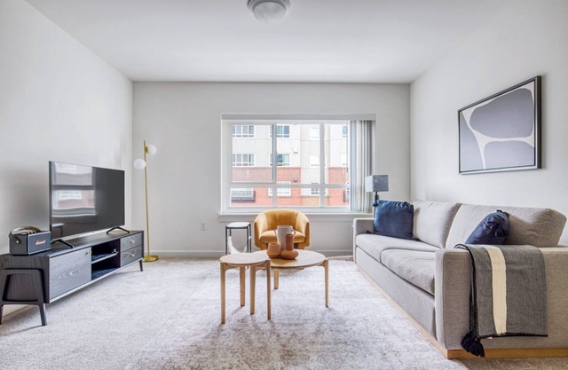 Sleek Downtown Bellevue 2BR w/W/D & Storage, near Shops, by Blueground