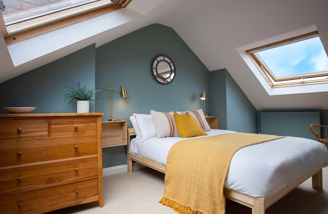 Sleek & Stylish Bristol Getaway with Garden