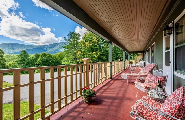 Sleep 20, 6BR/6BA home on #1 TripAdvisor resort - ski, pool, dogs