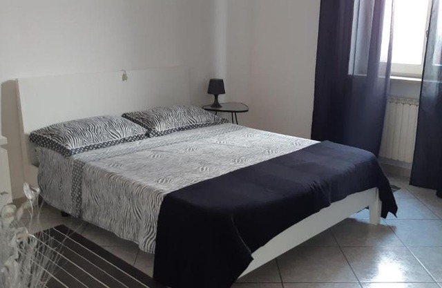 Sleep And Fly Apartment